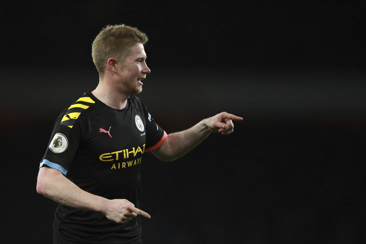 21 点策略：软牌决策的期望值差异。（21点策略：软牌不同选择的期望值比较）