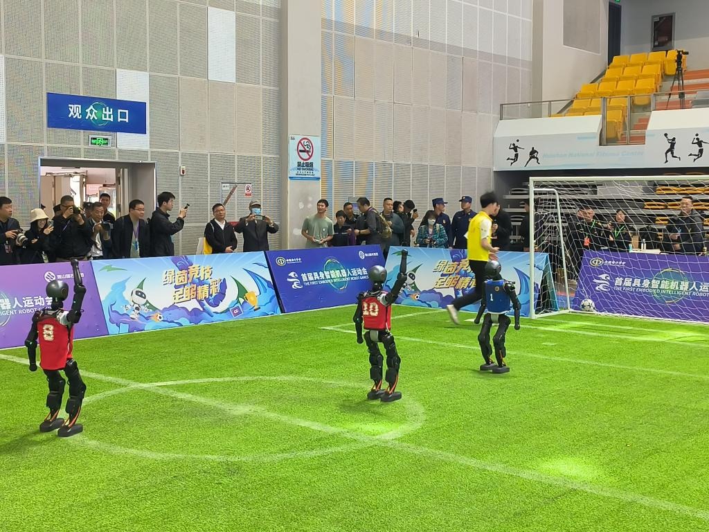 《战锤40K战争黎明4》CG预告 展示兽人阵营